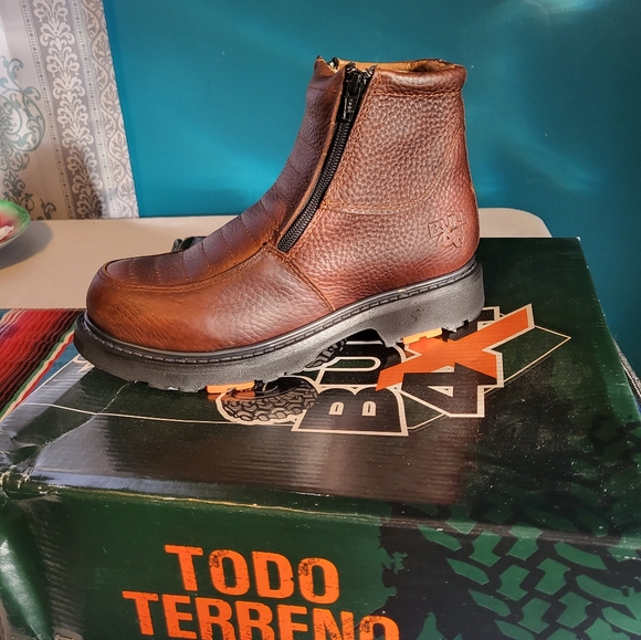 Work boots - Picture 3 of 7